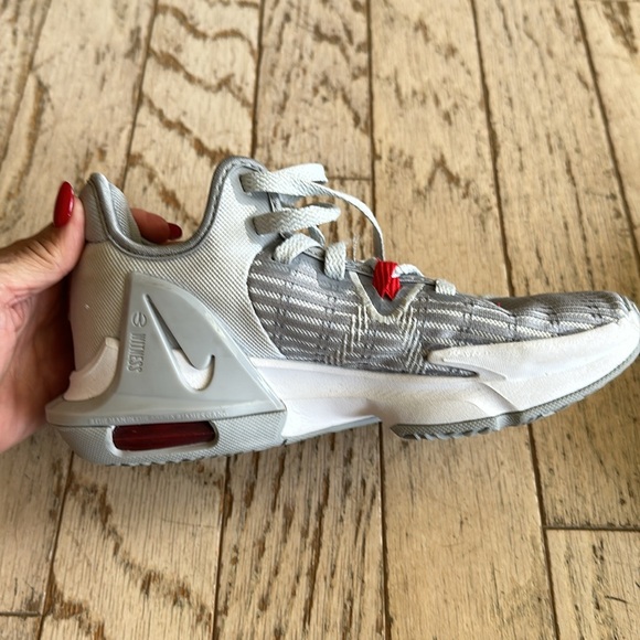 🆕NIKE🆕 NIKE WITNESS GRAY LADIES SIZE 5 EXCELLENT CONDITION/RARELY WORN - Picture 6 of 11